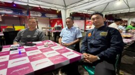 Ketua Forum Pedagang CFD Boulevard, Enre (kiri), Pjs Ketua LPM Masale Tengah, Syahruddin (tengah), dan Lurah Masale Andi Ahmad Ginastas Makkarumpa