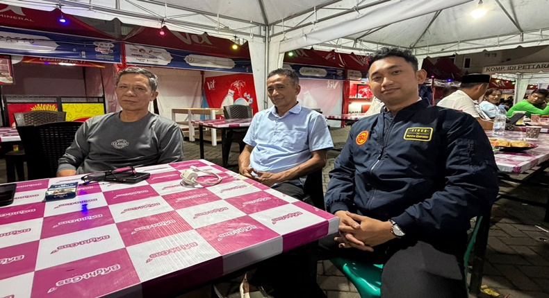 Ketua Forum Pedagang CFD Boulevard, Enre (kiri), Pjs Ketua LPM Masale Tengah, Syahruddin (tengah), dan Lurah Masale Andi Ahmad Ginastas Makkarumpa