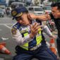 Pria di Makassar Hajar Petugas Dishub hingga Rahang Bergeser (Ilustrasi)