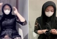 Perempuan berhijab hitam yang dikaitkan dengan pencarian “kebaya hitam no sensor” dalam video viral yang ramai diburu warganet.