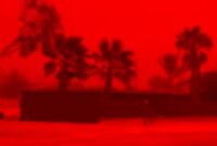 Tangkapan layar video viral memperlihatkan langit berwarna merah pekat di wilayah Shark Bay, Australia Barat saat fenomena badai debu yang dipicu Topan Tropis Narelle