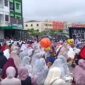 Ratusan jemaah Tarekat Naqsyabandiyah telah melaksanakan Salat IdulFitri 1447 Hijriah di area parkiran kompleks rumah toko (ruko) di Jalan Perintis Kemerdekaan, Makassar, Kamis (19/3/2026).
