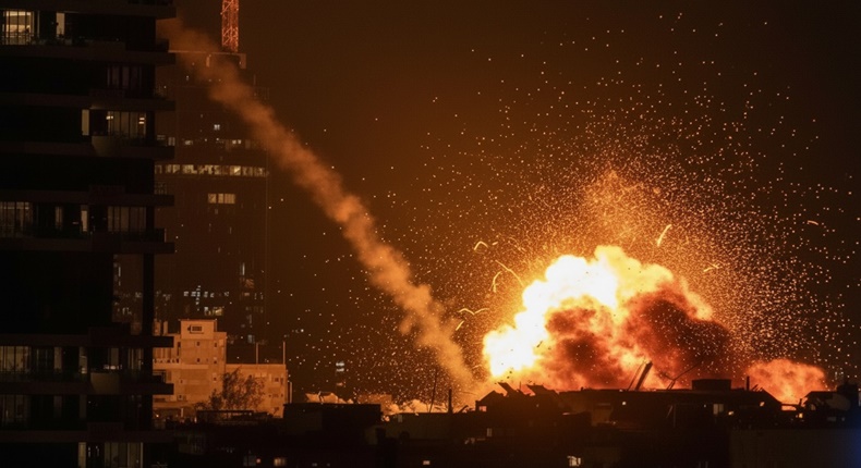 Visual bunker yang disebut digunakan petinggi Israel dilaporkan hancur setelah dihantam rudal.