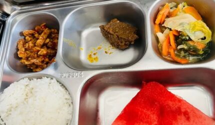 MBG di Nabire Mendadak “Sempurna”, Siswa Baru Rasakan Enak Saat Gibran Datang