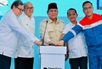 Presiden Prabowo Subianto bersama sejumlah pejabat dan pimpinan BUMN saat peluncuran Proyek Hilirisasi Nasional Tahap II di Cilacap, Jawa Tengah, Rabu (29/4/2026). Foto: BPMI Setpres/Laily Rachev