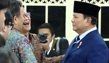 Di Balik Candaan “Disiden”, Apa Sebenarnya Sinyal Politik Prabowo ke Rocky Gerung?