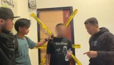 Terduga EB saat diperlihatkan di lokasi kamar hotel tempat MH (40), perempuan asal Kepulauan Selayar, ditemukan meninggal dunia di Jalan Sungai Saddang, Makassar.