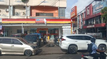 Gerai Alfamart di Jalan Daeng Parani, Depan Gerbang Pelabuhan Nusantara Kota Parepare yang Beroperasi Tanpa STPW