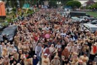 Ribuan warga dari berbagai penjuru wilayah hadir untuk mengikuti jalan sehat 