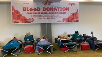 Suasana kegiatan donor darah yang digelar MaxOne Hotel & Resort Makassar bekerja sama dengan PMI Kota Makassar dan Relawan PMI Kecamatan Panakkukang di Ruangan Kaneke & Cakalang, Rabu (13/5/2026).