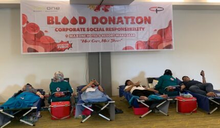 MaxOne Makassar dan Relawan PMI Panakkukang “Panen” 83 Kantong Darah