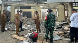 Sebuah bangunan rumah tua di Dusun Taipajawaya, Desa Barembeng, Kecamatan Bontonompo, Kabupaten Gowa, Sulawesi Selatan, kini telah rata dengan tanah setelah dibongkar. Lahan tersebut kini dipaksakan untuk berdiri proyek ritel modern yang diduga ilegal karena tidak mengantongi Persetujuan Bangunan Gedung (PBG).
