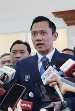 PDIP Dituding Abu-abu, Demokrat Minta Parpol Fokus Ekonomi Bukan Pemilu 2029