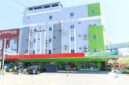 Al-Badar Hotel Syariah Makassar yang berlokasi di Ruko Mirah 2, Jalan Pengayoman No.11, Kelurahan Pandang, Kecamatan Panakkukang, Kota Makassar.