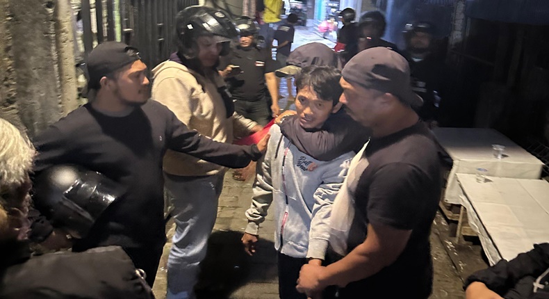 Buruh harian berinisial HR dicokok Unit Resmob Polsek Manggala setelah nekat mencekik dan mencabuli klien wanitanya dengan dalih mengambil peralatan kerja. (Ist).