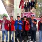 Cipayung Plus Kota Makassar berfoto bersama di bawah jembatan layang (flyover) Makassar usai menggelar aksi unjuk rasa di depan DPRD Sulsel, Jumat (19/6/2026).