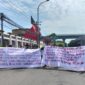 Aliansi Mahasiswa Sulawesi Selatan (AMS) saat melakukan aksi unjuk rasa, secara tegas menuntut Kejati Sulsel dan BNNP Sulsel untuk mengusut tuntas pengiriman paket sabu lintas provinsi via Lion Parcel yang melewati Bandara Sultan Hasanuddin