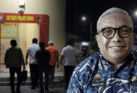 Kadis Perkimtan Gowa, Abdullah Sirajuddin, saat berada di Mapolres Gowa pasca ditetapkan sebagai tersangka kasus dugaan korupsi penerbitan PBG