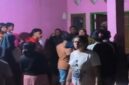 Detik-detik dua lurah di Kendari digerebek warga saat pesta miras dan open BO (Tangkapan layar video viral)