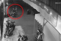 Tangkapan layar rekaman CCTV yang memperlihatkan area parkir sebuah warkop di Jalan AP Pettarani, Kecamatan Panakkukang, Makassar, lokasi dugaan pencurian helm yang viral di media sosial.