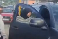 Tangkapan layar video memperlihatkan pengemudi mobil Pajero yang terlibat cekcok dengan petugas Dinas Perhubungan (Dishub) Makassar di Jalan Letjen Hertasning, Rabu (3/6/2026).