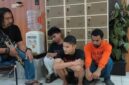 Tampang pasrah tiga penganiaya Selebgram di Makassar duduk jongkok di hadapan polisi (Ist) 