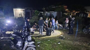 Polsek Manggala mengamankan sekelompok remaja yang kedapatan menggelar pesta ballo dan memutar musik dengan suara keras di area publik saat operasi KRYD, Minggu (7/6/2026) dini hari.