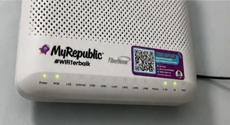 Modem internet MyRepublic di rumah pelanggan. Sejumlah pengguna di Makassar mengeluhkan gangguan koneksi yang sering “sekarat” 