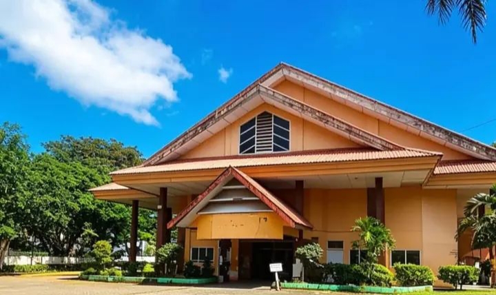 Gedung Olahraga (GOR) SMK Negeri 6 Makassar yang disebut disewakan kepada pihak luar dan menjadi perhatian publik terkait akses pemanfaatannya oleh siswa.