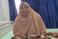 Seorang ibu lanjut usia menangis sambil menyampaikan pesan kepada anak-anaknya dalam video yang viral saat berada di ruang perawatan RS Balai Paru Pettarani, Kota Makassar.