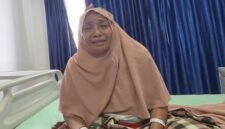 Seorang ibu lanjut usia menangis sambil menyampaikan pesan kepada anak-anaknya dalam video yang viral saat berada di ruang perawatan RS Balai Paru Pettarani, Kota Makassar.