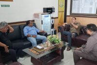 Kepala Seksi Intelijen Kejaksaan Negeri (Kejari) Kota Parepare, Andi Unru, SH., MH, bersama Ketua ACW, H Makmur M Raonah, SH., MH