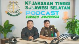 Direktur Laksus Muhammad Ansar (kiri)