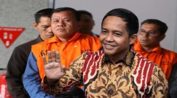 Bupati Kuansing Suhardiman Amby usai terjaring OTT KPK dan Menteri Kehutanan Raja Juli Antoni (foto kolase).