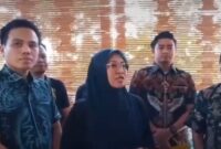 Bupati Gowa Hj Sitti Husniah Talenrang didampingi tim kuasa hukum memberikan keterangan kepada awak media terkait pelaporan dua saksi Pansus Hak Angket DPRD Gowa ke Bareskrim Polri