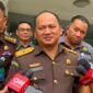 Kapuspenkum Kejagung, Anang Supriatna, memberikan keterangan pers terkait penghentian kegiatan pengumpulan data dan keterangan program MBG di seluruh wilayah Indonesia. (Foto : Ist)