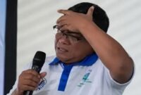Tangkapan layar video Menteri Lingkungan Hidup (LH) Jumhur Hidayat yang tampak menangis saat membela program MBG. 