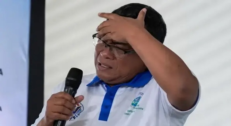 Tangkapan layar video Menteri Lingkungan Hidup (LH) Jumhur Hidayat yang tampak menangis saat membela program MBG.