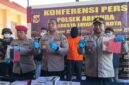 Konferensi pers Polresta Jayapura Kota bersama Polsek Abepura memperlihatkan barang bukti 82 butir amunisi ilegal berbagai kaliber yang diduga akan diselundupkan ke Papua Nugini. (Foto Ist).