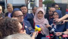 Tifauzia Tyassuma alias Dokter Tifa usai sidang perdana di PN Jakarta Timur (Foto Ist)