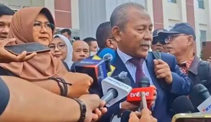 Tim kuasa hukum dr Tifa saat memberikan keterangan pers kepada awak media (Foto Ist)