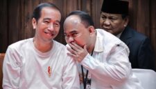Ilustrasi manuver Budi Arie di depan Jokowi sinyal lengserkan Prabowo (Visual AI)