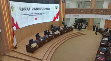 Rapat Paripurna DPRD Kabupaten Bandung Barat (KBB) membahas laporan Bapemperda terkait hasil pembahasan Propemperda Tahun 2026.