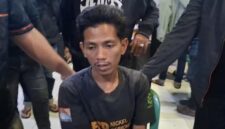 Pelaku berinisial MB (29) saat menjalani pemeriksaan di Mapolres Pinrang, Sulawesi Selatan, Sabtu (8/8/2026), setelah ditangkap terkait kasus tewasnya wanita berinisial IN (28) di sebuah indekos. (Foto : Ist)