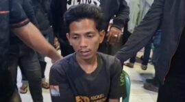Pelaku berinisial MB (29) saat menjalani pemeriksaan di Mapolres Pinrang, Sulawesi Selatan, Sabtu (8/8/2026), setelah ditangkap terkait kasus tewasnya wanita berinisial IN (28) di sebuah indekos. (Foto : Ist)