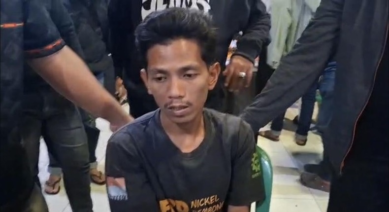 Pelaku berinisial MB (29) saat menjalani pemeriksaan di Mapolres Pinrang, Sulawesi Selatan, Sabtu (8/8/2026), setelah ditangkap terkait kasus tewasnya wanita berinisial IN (28) di sebuah indekos. (Foto : Ist)