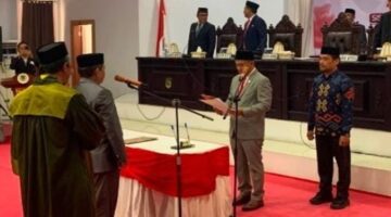 Andi Takdir Jufri saat dilantik sebagai Anggota DPRD Kabupaten Luwu Utara melalui mekanisme Pergantian Antar Waktu (PAW) untuk sisa masa jabatan 2024–2029.
