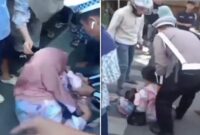 Kondisi di lokasi kecelakaan lalu lintas di perempatan Jalan Ahmad Yani, Watampone, Kabupaten Bone, yang melibatkan mobil yang dikemudikan seorang perwira polisi dengan sepeda motor. Insiden tersebut mengakibatkan seorang balita meninggal dunia (Foto kolase).