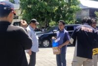 Rekonstruksi Kasus Korupsi Dana Dinkes Parepare. Peragaan penyerahan uang Rp600 juta dari eks Kadis Kesehatan Parepare dr Muhammad Yamin kepada eks Wakil Ketua DPRD Parepare Andi Firdaus Djollong, di area parkiran Teras Empang Cafe, Kota Parepare.
