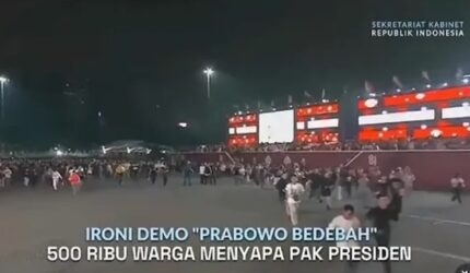 Tangkapan layar video dari akun resmi Sekretariat Kabinet (Setkab) RI, yang menampilkan thumbnail bertuliskan "IRONI DEMO “PRABOWO BEDEBAH” 500 RIBU WARGA MENYAPA PAK PRESIDEN".